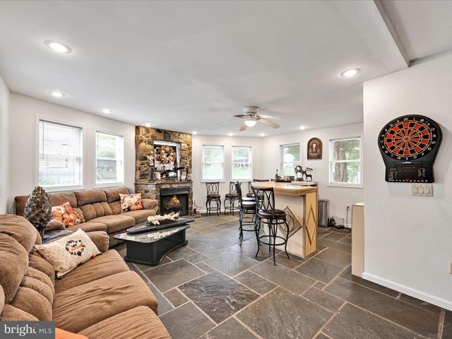 742 POWER RD, Manheim, PA 17545