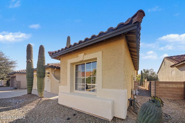 8730 N Walter Hagen Drive, Tucson, AZ 85742