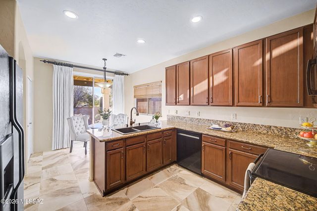 8730 N Walter Hagen Drive, Tucson, AZ 85742