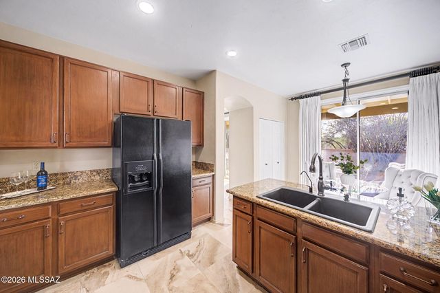 8730 N Walter Hagen Drive, Tucson, AZ 85742