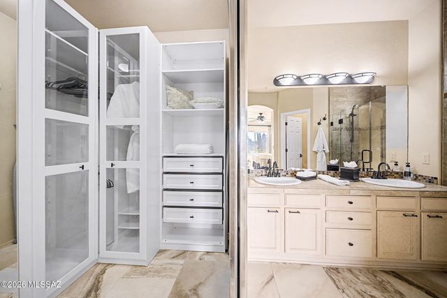 8730 N Walter Hagen Drive, Tucson, AZ 85742