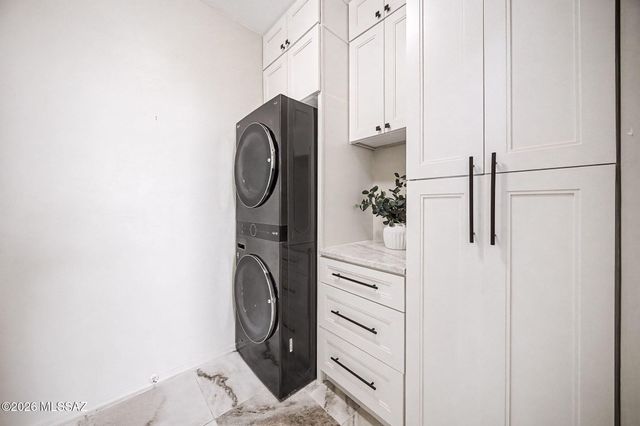 8730 N Walter Hagen Drive, Tucson, AZ 85742