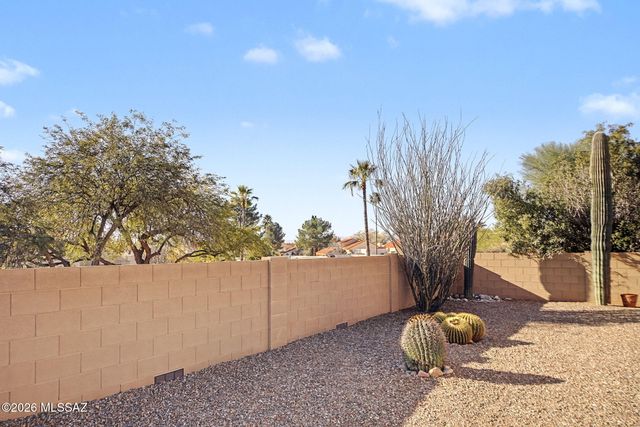 8730 N Walter Hagen Drive, Tucson, AZ 85742