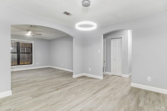 5855 Scotland Rd, Pensacola, FL 32526