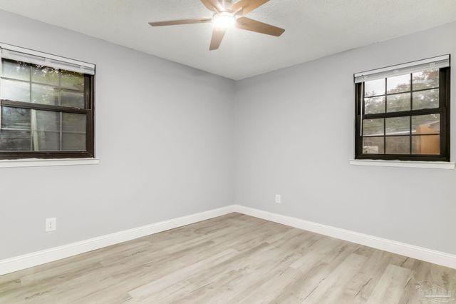 5855 Scotland Rd, Pensacola, FL 32526