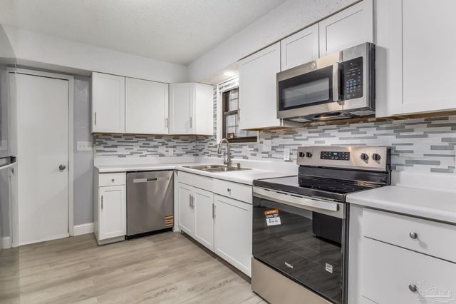 5855 Scotland Rd, Pensacola, FL 32526