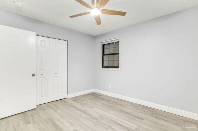 5855 Scotland Rd, Pensacola, FL 32526