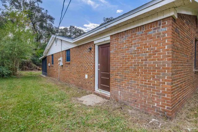 5855 Scotland Rd, Pensacola, FL 32526