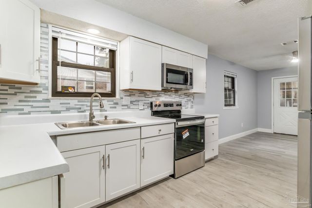 5855 Scotland Rd, Pensacola, FL 32526