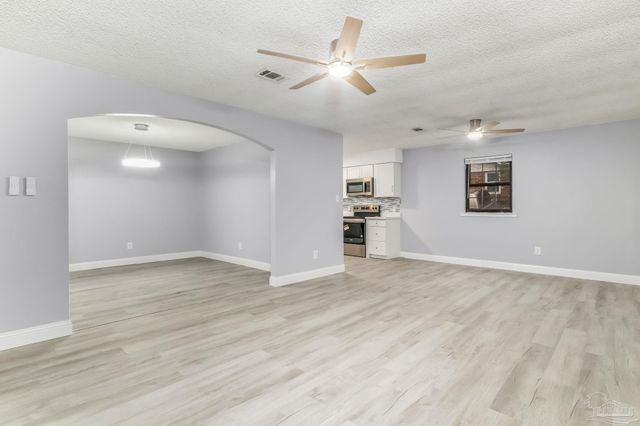 5855 Scotland Rd, Pensacola, FL 32526