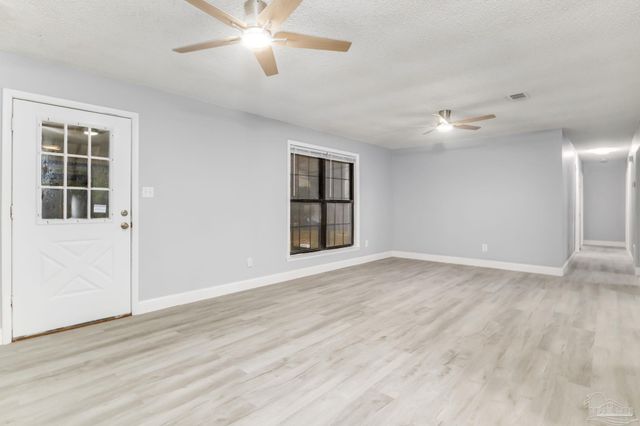 5855 Scotland Rd, Pensacola, FL 32526