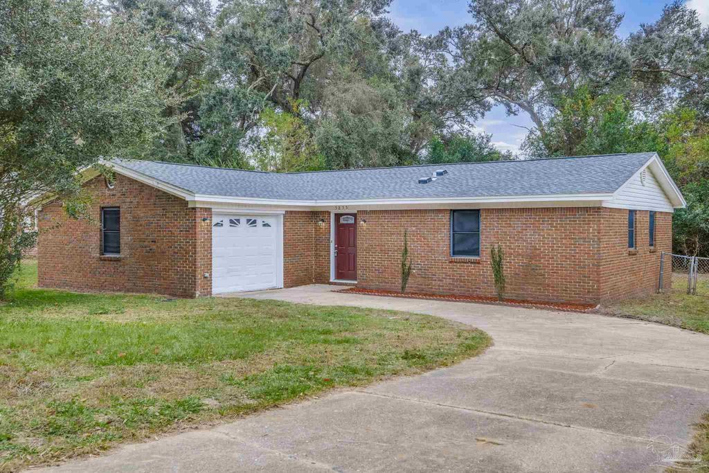 5855 Scotland Rd, Pensacola, FL 32526
