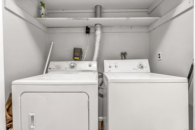 81 Cherry Hill Drive 1B, Bridgeport, CT 06606