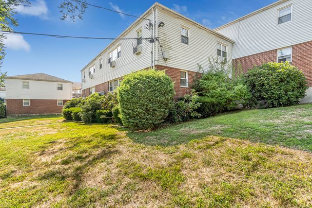 81 Cherry Hill Drive 1B, Bridgeport, CT 06606