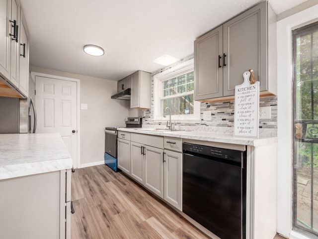 2471 Sunbury Road, Columbus, OH 43219