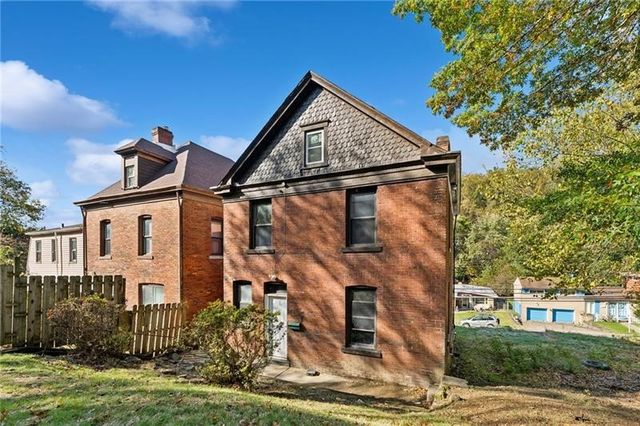 1250 Blackadore Ave, Penn Hills, PA 15221
