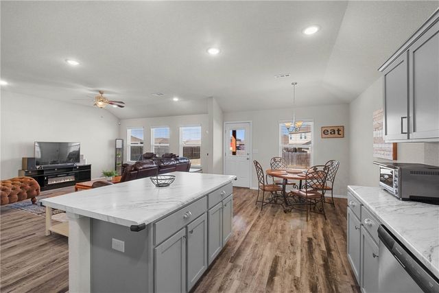 4204 Lexington Avenue, Bentonville, AR 72713