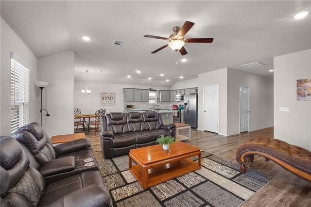 4204 Lexington Avenue, Bentonville, AR 72713