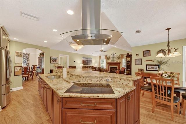 11214 LEPRECHAUN DRIVE, Riverview, FL 33569