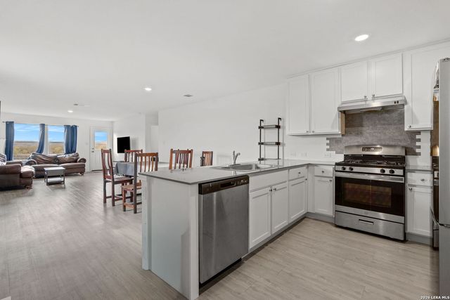 7235 Eclipse Place, San Antonio, TX 78252