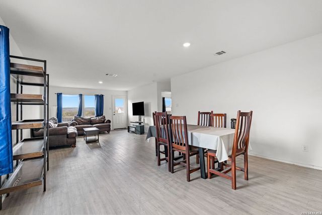 7235 Eclipse Place, San Antonio, TX 78252