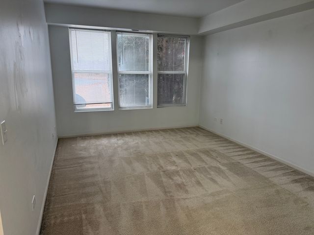 111 W Chatham Lane, Round Lake, IL 60073