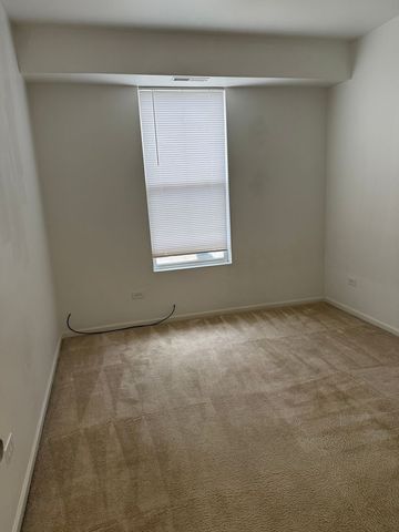 111 W Chatham Lane, Round Lake, IL 60073