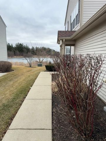 111 W Chatham Lane, Round Lake, IL 60073