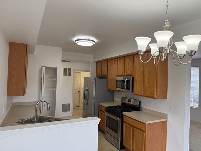 111 W Chatham Lane, Round Lake, IL 60073