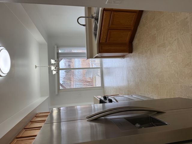 111 W Chatham Lane, Round Lake, IL 60073