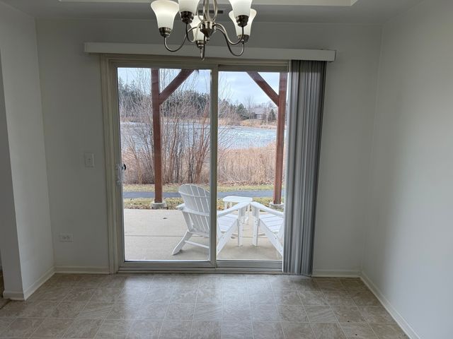 111 W Chatham Lane, Round Lake, IL 60073