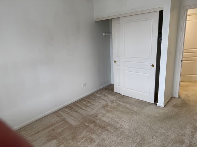 111 W Chatham Lane, Round Lake, IL 60073