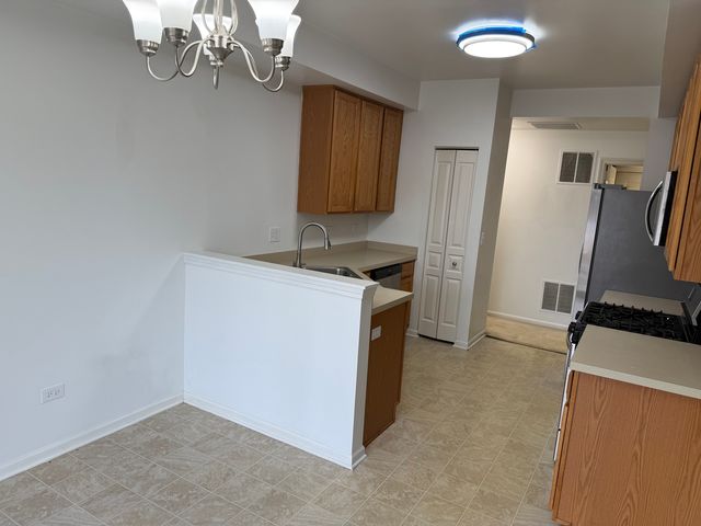 111 W Chatham Lane, Round Lake, IL 60073