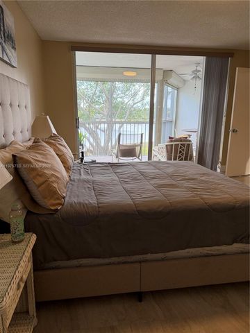 2940 N Course Dr 305, Pompano Beach, FL 33069