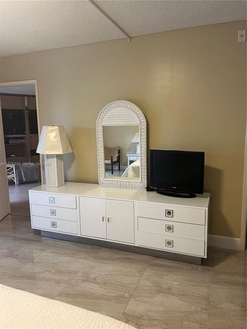 2940 N Course Dr 305, Pompano Beach, FL 33069