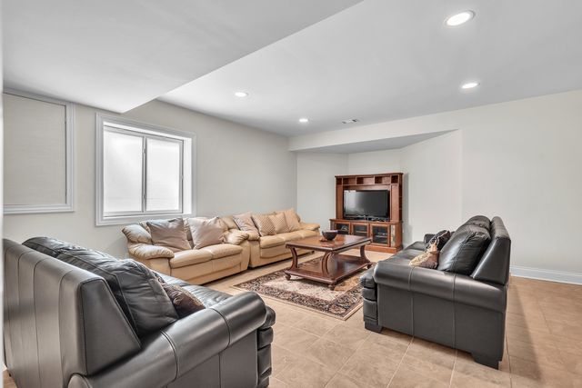 1774 Rogers Avenue, Glenview, IL 60025