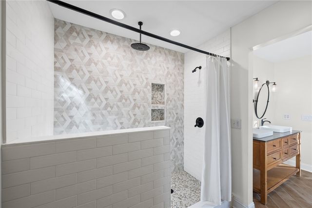 203 Dodgins Lane, Seneca, SC 29672