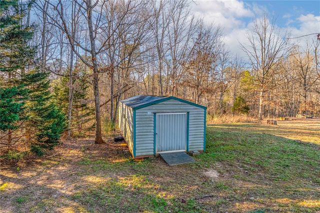 203 Dodgins Lane, Seneca, SC 29672