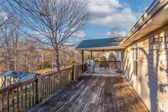 203 Dodgins Lane, Seneca, SC 29672