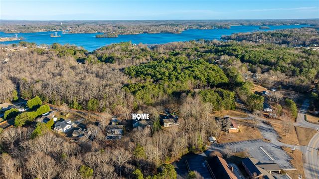 203 Dodgins Lane, Seneca, SC 29672