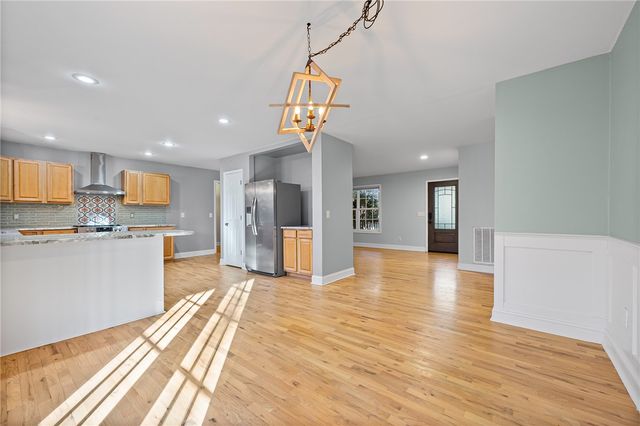 203 Dodgins Lane, Seneca, SC 29672