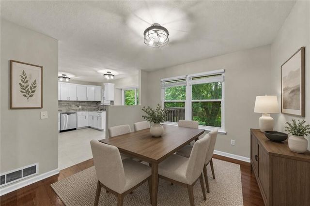 6220 Greenwood Drive, Shawnee, KS 66216