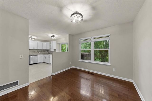 6220 Greenwood Drive, Shawnee, KS 66216