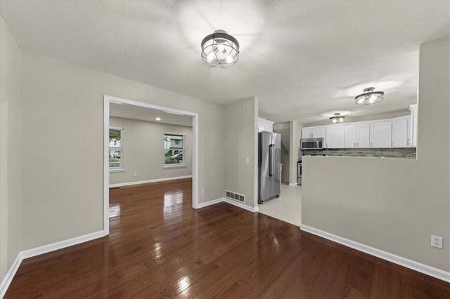 6220 Greenwood Drive, Shawnee, KS 66216