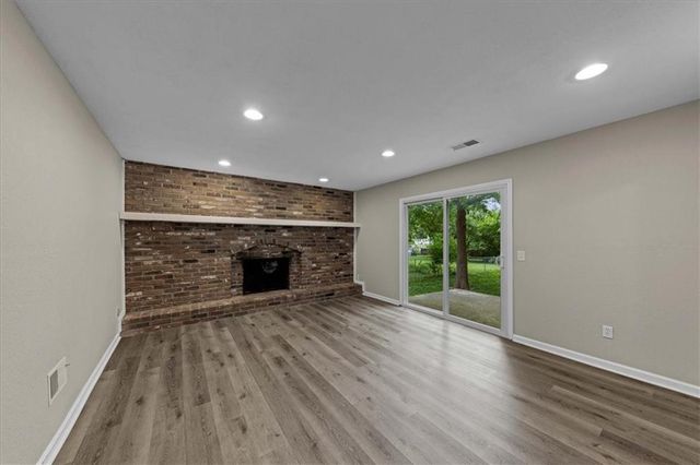 6220 Greenwood Drive, Shawnee, KS 66216