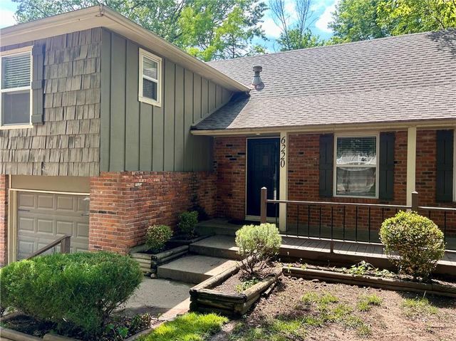 6220 Greenwood Drive, Shawnee, KS 66216