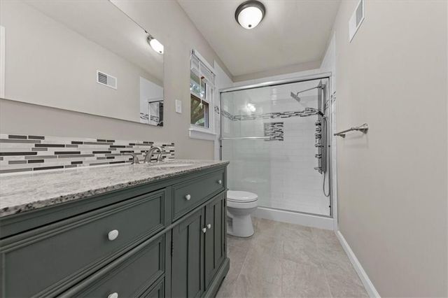6220 Greenwood Drive, Shawnee, KS 66216