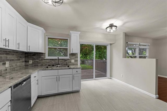 6220 Greenwood Drive, Shawnee, KS 66216