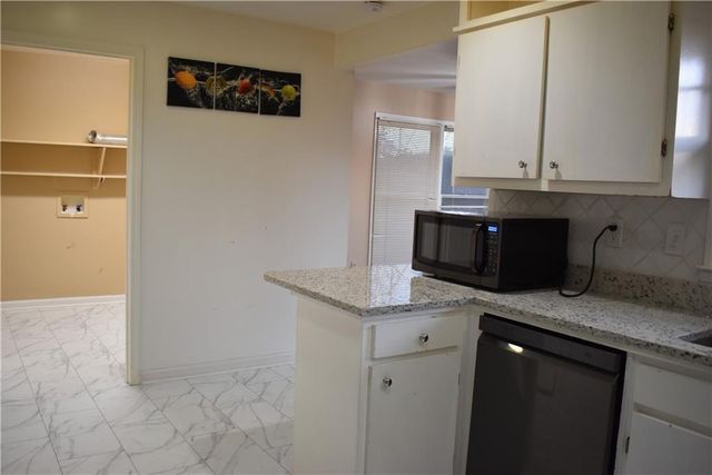 2479 Kingsland Drive, Atlanta, GA 30360