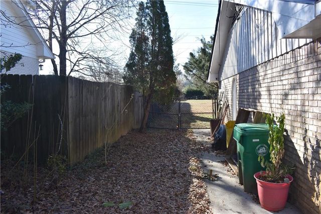 2479 Kingsland Drive, Atlanta, GA 30360